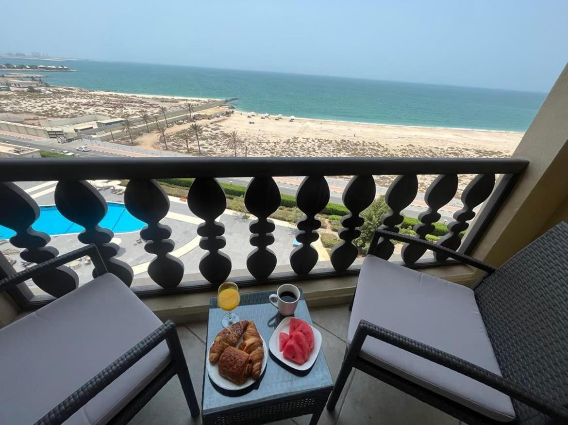 Beach Front Escape Apartment Ras al-Khaimah Ngoại thất bức ảnh