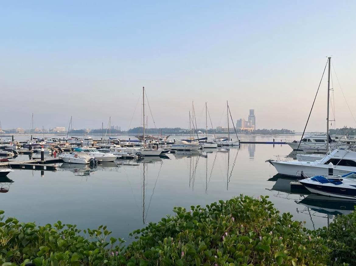 Beach Front Escape Apartment Ras al-Khaimah Ngoại thất bức ảnh
